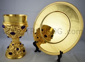 Zestaw kielich i patena dla przewodniczącego, pozłacane z kamieniami