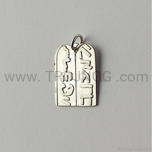 Medalik ze srebra, "Tablice Przykazań", dekalog