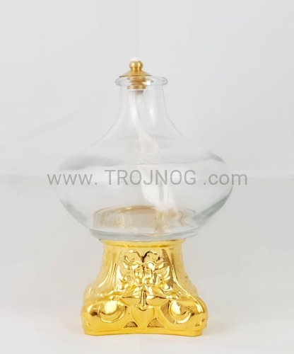 swiecznik na pozlacanej podstawce, ampulka na oltarz, stol, jutrznia, laudesy, modlitwa.jpg