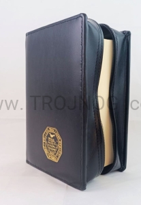 Okładka na nową, mniejszą Biblię Jerozolimską, czarny, z tłoczeniem i zamkiem, eco-skóra etui, futerał