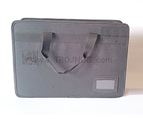 torba na albe, szate, ornat, komże, stułe, etui, pokrowiec, opakowanie ochronne, do transportu, przenoszenia, ochrony przed deszczem, zabrudzeniem, miejsce na adres, z dwoma długimi uszami, wygoda transportu.jpg