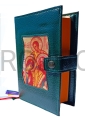 okladka skorzana na brewiarz, z wszyta ikona, ciemna zieleń, futerał, wejście przez drzwi zamknięte, etui, liturgia godzin, kapłańska, prezent dla ksiedza, ojca.jpg
