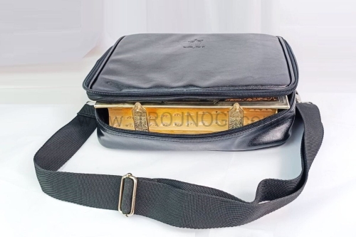 Futerał na ewangeliarz, etui, na ozdobna okładke, Biblia Jerozolimska, opakowanie ochronne, skórzane, czarne, do transportu, do przechowywania, zabezpiecza, chroni, ewangeliarz, rozne rozmiary, producent.jpg