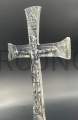 Tischkreuz, zum Gebet, versilbert, 14 cm, für Laudes, geschnitzt, Symbole auf der Vorderseite, Maria auf der Rückseite des Kreuzes, dekorativer Sockel, handbearbeitet, lackiert, Hochglanz.jpeg