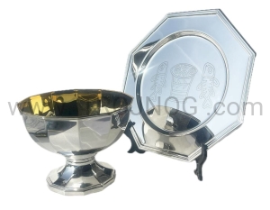 Zestaw eucharystyczny kielich i patena grawerowana, Greggio