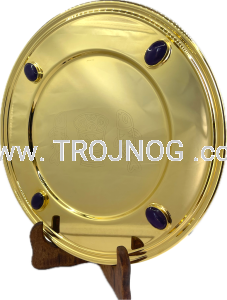 Patena z kamieniami, okrągła złocona z ryciną "chleb i ryby" na uroczystą eucharsytię