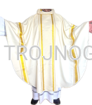 Ornat biały ze złotymi nićmi - podobny do watykańskiego, stuła w komplecie