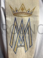Priesterstola, weiß, für einen Priester, für Gottesdienste, für die Messe, Feier der Sakramente, mit einer Ikone der Mutter Maria, neo, bestickt mit einem Mariensymbol, bestickt mit Goldfäden, ein Geschenk für einen Priester.jpg