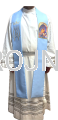 stuła kapłańska, niebieska, maryjna, dla kapłana, na nabożeństwa, msze Maryjne, celebracja kultu Matki Bożej, wszyta ikona, haftowany symbol Ave Maria, krzyżyk z tyłu, sznurek regulujacy długość.png