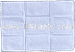 Duży korporał - 70x50 cm, haft biały Krzyż Jerozolimski, delikatna koronka, z bawełny