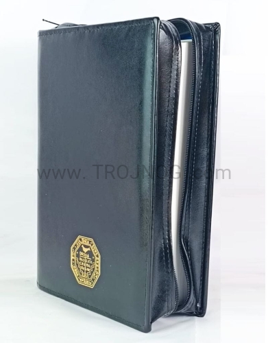 okładka, etui na Biblie Jerozolimska, opakowanie ochronne, na duże wydanie, futerał na stare wydanie Jerozolimki, czarne, ze złotym logo.jpg