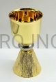kielich pielgrzymkowy, mały, do torby podróżnej, plecaka, eucharystia na pielgrzymce, msza, kielich i patena, pozłacane, mały rozmiar, 11cm, kielich liturgiczny, zdobiona nóżka, estetyczny, ładny, zdobiony.jpg