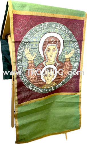 Welon, na ambone, tkanina na ambonie, osłona mównicy, z podszyciem, solidnie wykonane, bogato tkany, haft, ikona, żywe kolory, pozłacane nici, gęsto tkany, ikona Madonna z dziecięciem Jezus, Orantka Boża