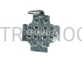 Croix de Jérusalem en argent massif de haute qualité, grand format (1,9 cm), inscription « JÉRUSALEM » au dos, anneau de 2 cm, poinçonnée argent. À porter autour du cou, avec une chaînette ou une lanière