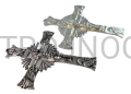 croce sul muro, in ottone, argentato, anticato, con simboli degli evangelisti, croce gloriosa, con raggi di gloria, raggi che escono dalla croce, tetramorfismo, argento anticato, sagomato, ottone argentato
