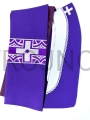 Estola sacerdotal roxa para liturgias penitenciais, confissão, Advento e Quaresma; estola roxa de uma só cor com estampa simples; estola simples com cruz bordada em prata e gola branca.