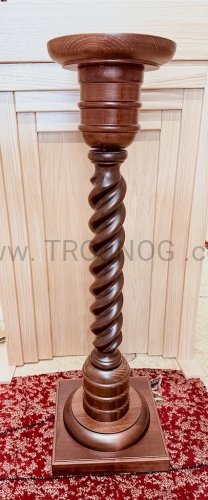 podstawa pod paschał, 8 cm, średnica, do sali, kościoła, z drewna, drewniana, skręcany środek, składana z trzech części, wysokość 106 cm, mocowanie na świecę paschalną, solidna podstawa, stabilna, trzy częściowa, lite drewno