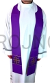 stuła kapłańska, kolor fioletowy, na liturgie pokutną, do spowiedzi, na okres Adwentu, na okres Wielkiego postu, stuła fioletowa, jednokolorowa, wzór prosty, prosta stuła, zakończona symbolem Krzyż Jerozolimski, z białym kołnierzykiem