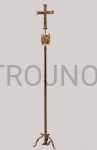 Krzyż stojący na trójnogu MERKABA neokatechumenalny mosięzny do sali